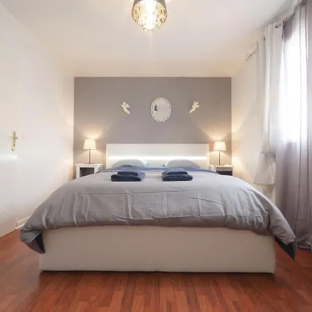 Pensionat Les Bluets - Cute House 10 Min From The Metro Noisy-le-Sec